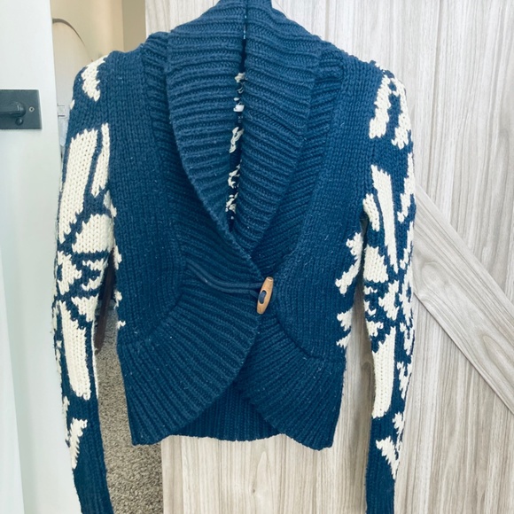 Chunky Knit Sweater - Picture 6 of 8